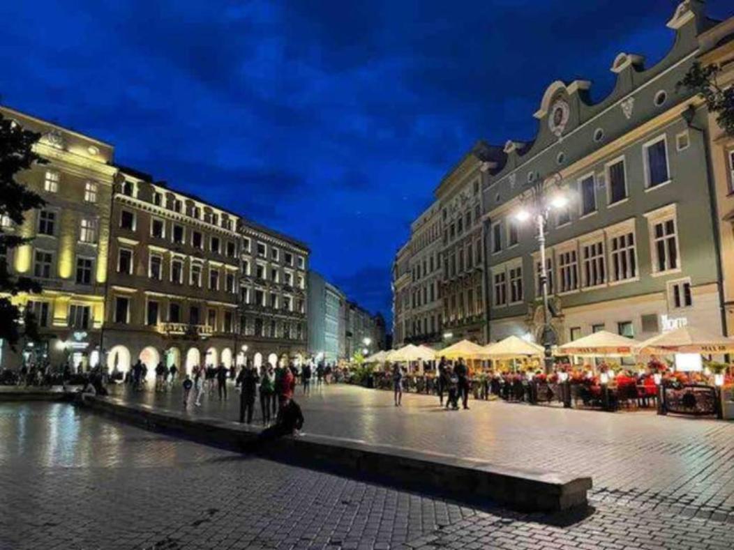 كراكوفيا Plac Szczepanski - Theatre Neighborhood المظهر الخارجي الصورة